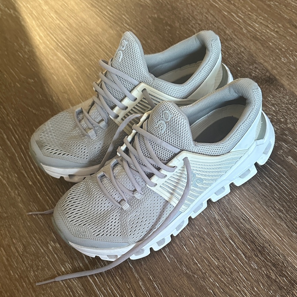 On Running Women's Neutral Gray Low-Top Running Sneakers